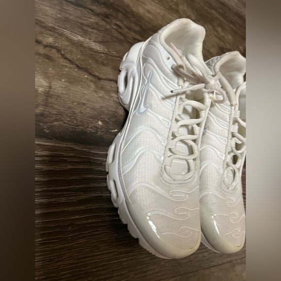 Nikes - Picture 7 of 7